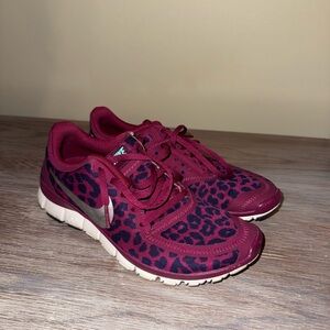 Nike Women's Maroon and Leopard Print Athletic Shoes- 6.5